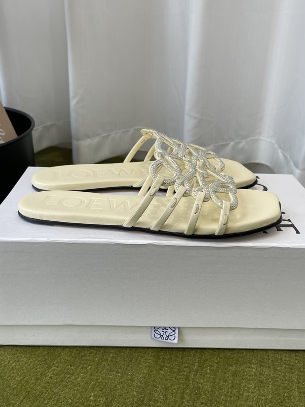 LOEWE 26SS 플랫 크리스탈 슬리퍼 001-278857