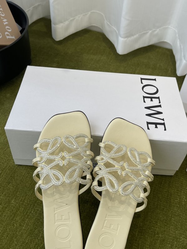 LOEWE 26SS 플랫 크리스탈 슬리퍼 001-278857
