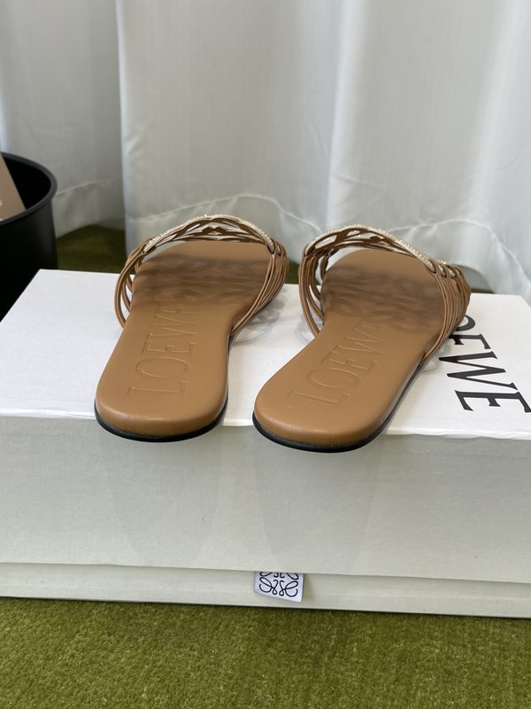 LOEWE 로에베 플랫 크리스탈 슬리퍼 001-278858