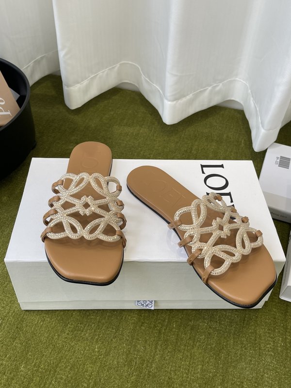 LOEWE 로에베 플랫 크리스탈 슬리퍼 001-278858