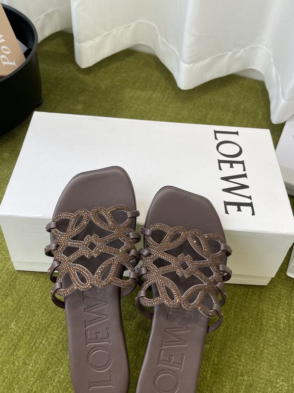 LOEWE 플랫 크리스탈 슬리퍼 001-278860