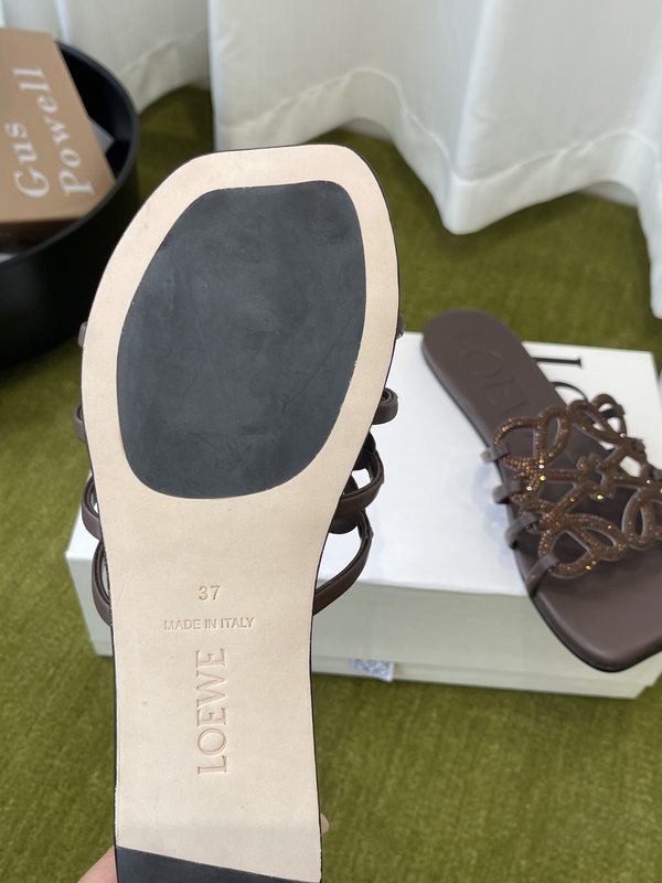 LOEWE 플랫 크리스탈 슬리퍼 001-278860