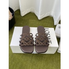 LOEWE 플랫 크리스탈 슬리퍼 001-278860