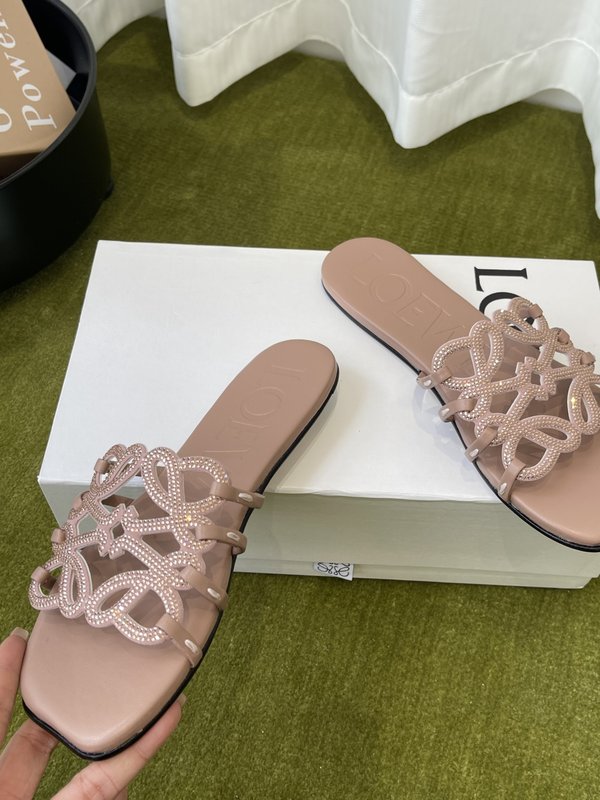 LOEWE 플랫 크리스탈 슬리퍼 001-278862
