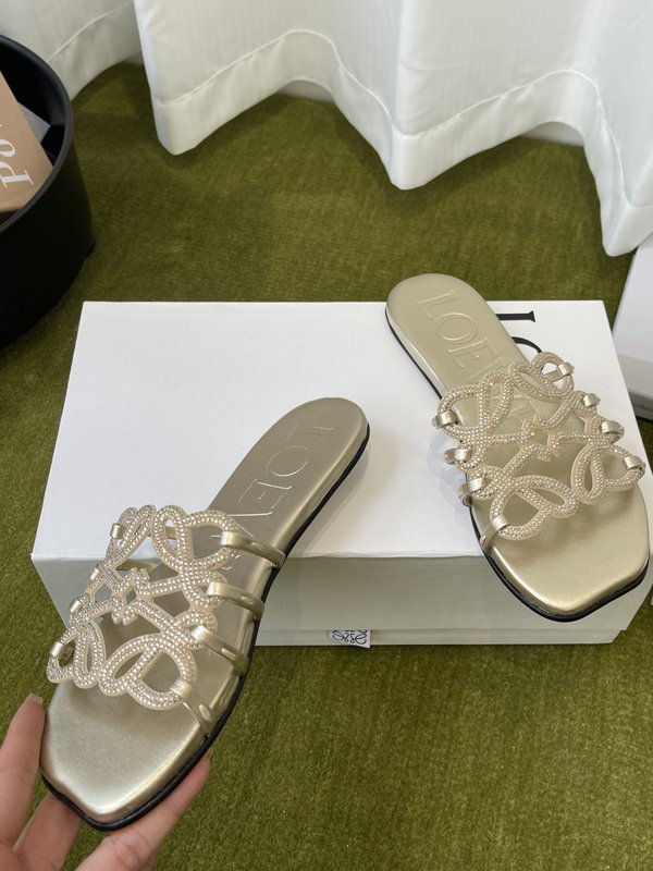 LOEWE 로에베 플랫 다이아몬드 슬리퍼 001-278863