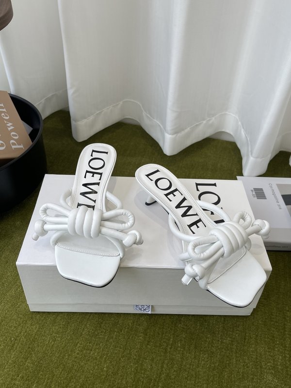 LOEWE 로에베 레트로 스타일 미들힐 비치 슬리퍼 001-278875