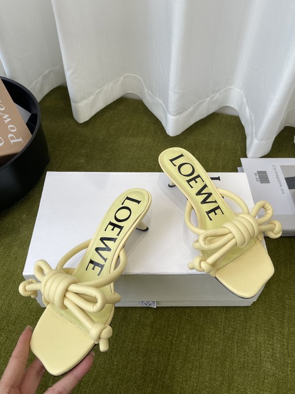 LOEWE 로에베 빈티지 스타일 미들힐 비치 슬리퍼 001-278876