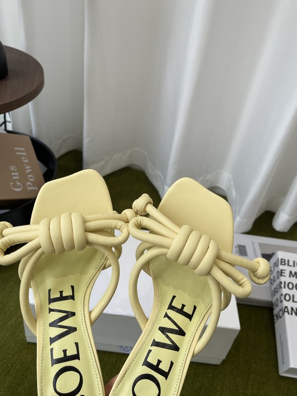 LOEWE 로에베 빈티지 스타일 미들힐 비치 슬리퍼 001-278876