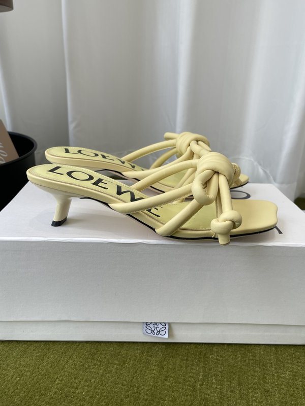 LOEWE 로에베 빈티지 스타일 미들힐 비치 슬리퍼 001-278876