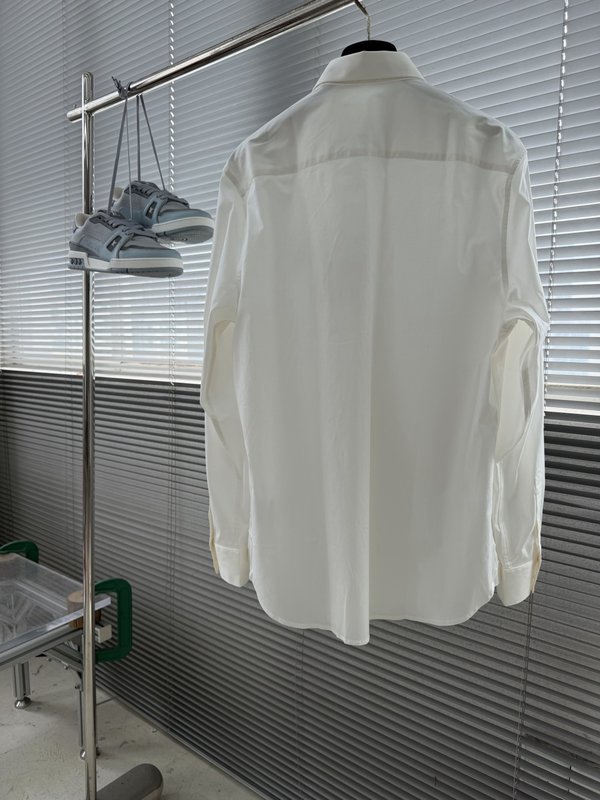 PRADA 가슴 자수 상세 포플린 셔츠 001-278901