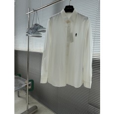 PRADA 가슴 자수 상세 포플린 셔츠 001-278901