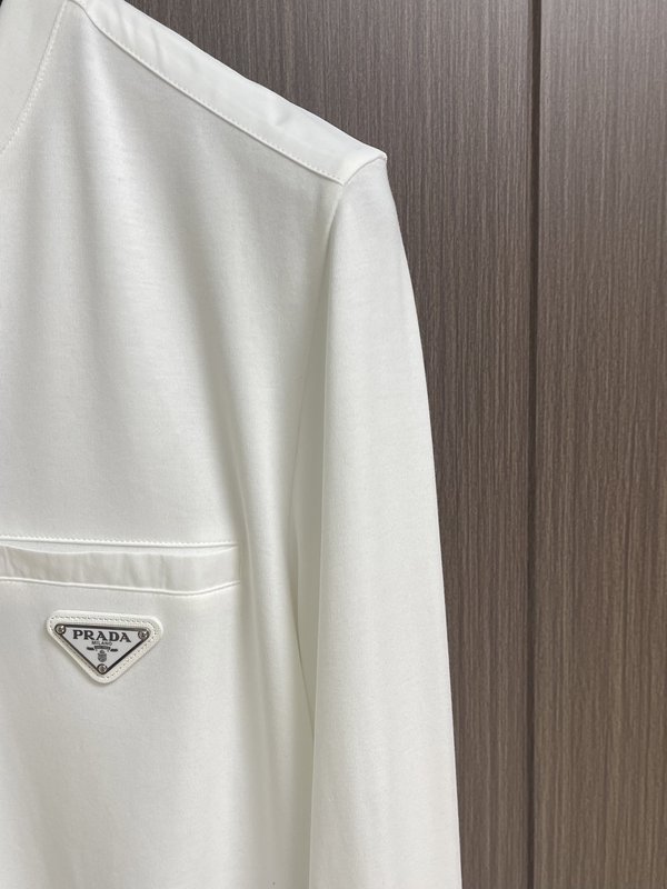 Prad 2026SS 봄 신상 삼각 로고 긴팔 티셔츠 001-278918
