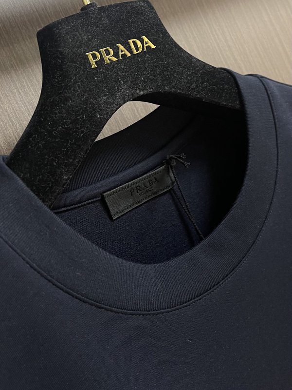 Prada 봄 신상 남성 라운드넥 긴팔 티셔츠 001-278920