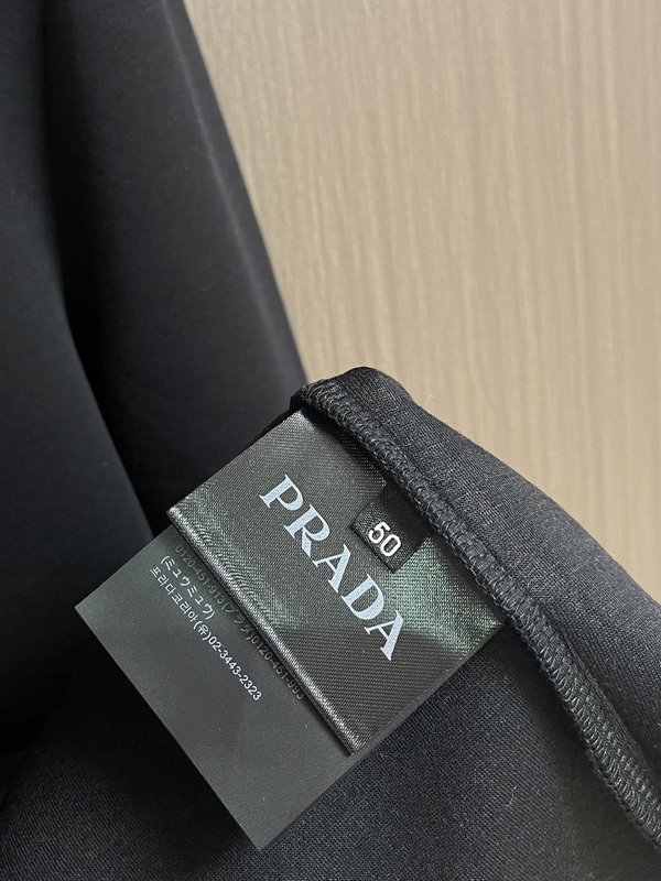 Prada 남성 라운드넥 긴팔 티셔츠 001-278922