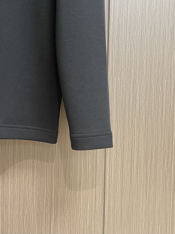 Prada 남성 라운드넥 긴팔 티셔츠 001-278922