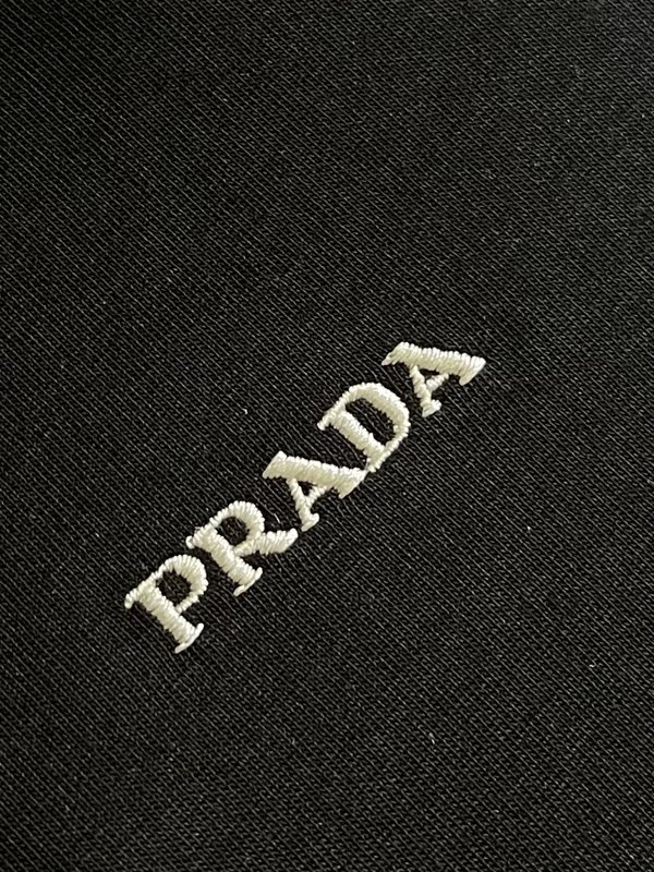Prada 남성 라운드넥 긴팔 티셔츠 001-278922