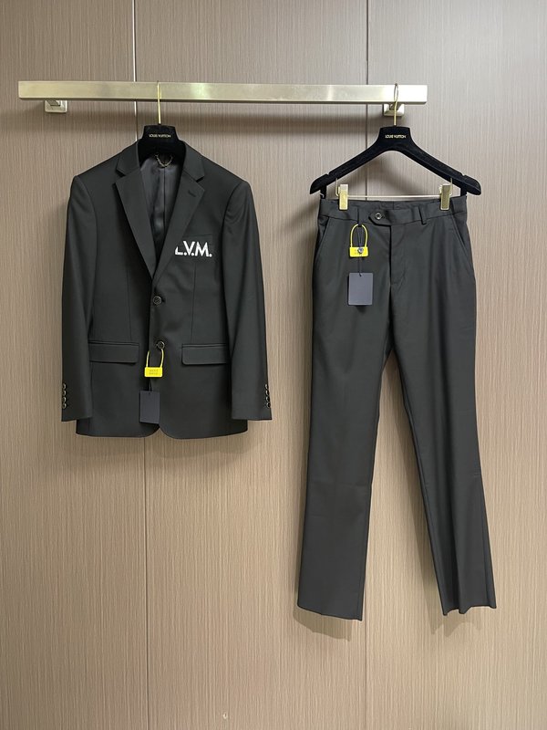 LV 2026SS 남성 정장 세트 001-279155
