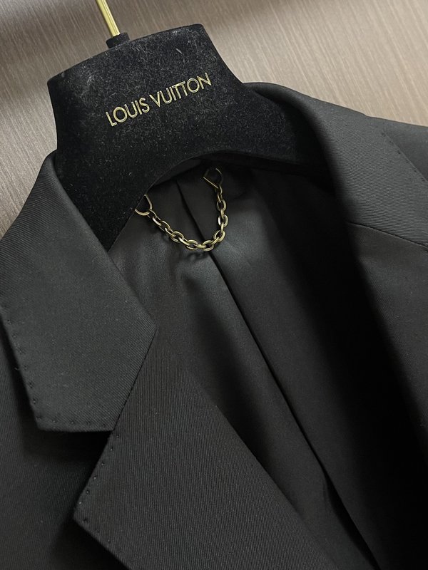 LV 2026SS 남성 정장 세트 001-279155