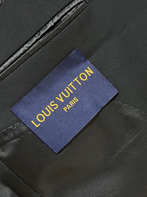 LV 2026SS 남성 정장 세트 001-279155