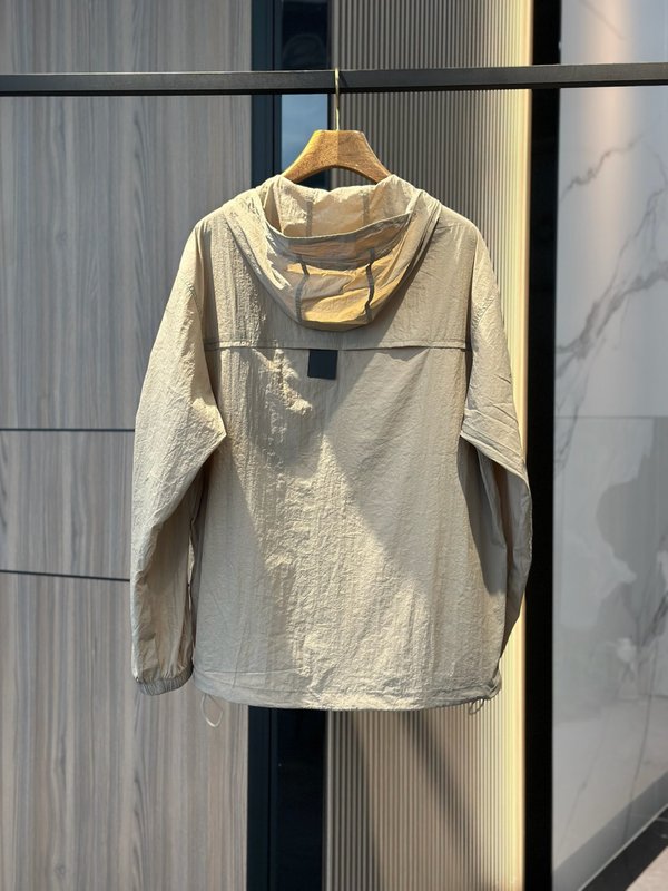 Stone Island 후드 경량 자외선차단 방풍 자켓 001-279200