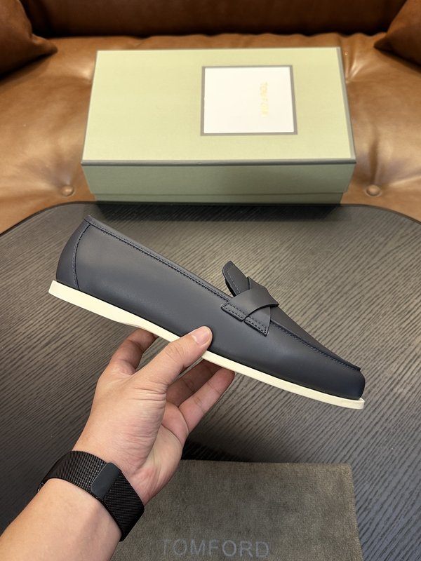 TOM FORD Cambridge 송아지가죽 로우탑 스 001-279209