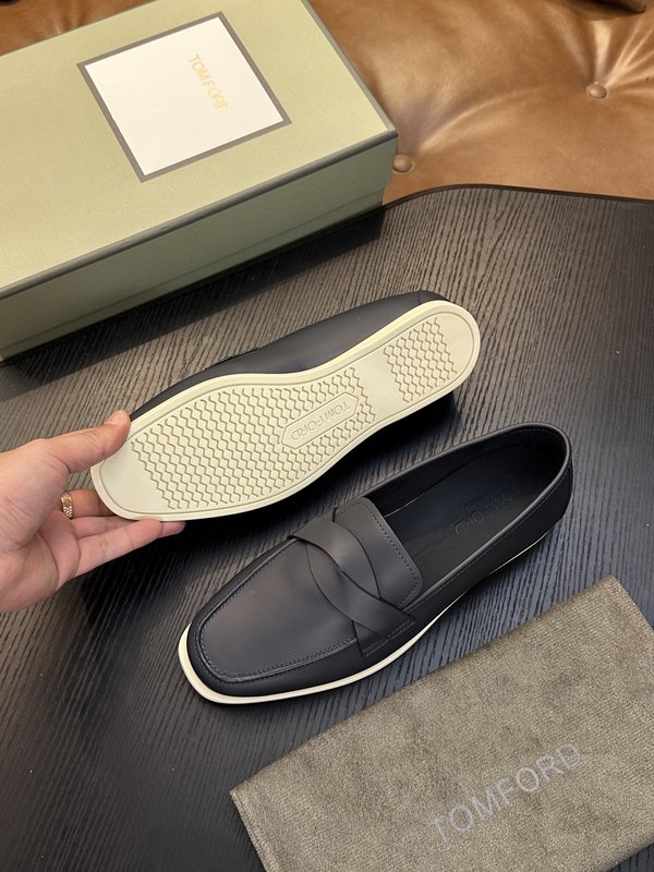 TOM FORD Cambridge 송아지가죽 로우탑 스 001-279209