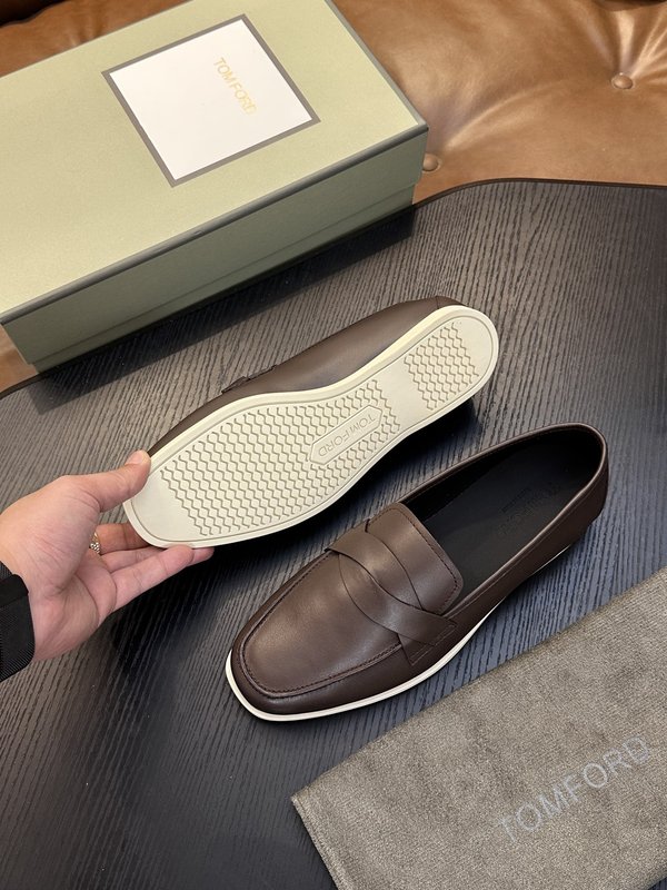 TOM FORD Cambridge 소가죽 로우탑 운동화 001-279210