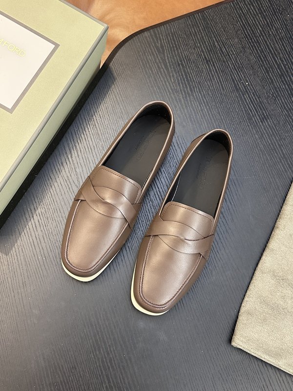 TOM FORD Cambridge 소가죽 로우탑 운동화 001-279210