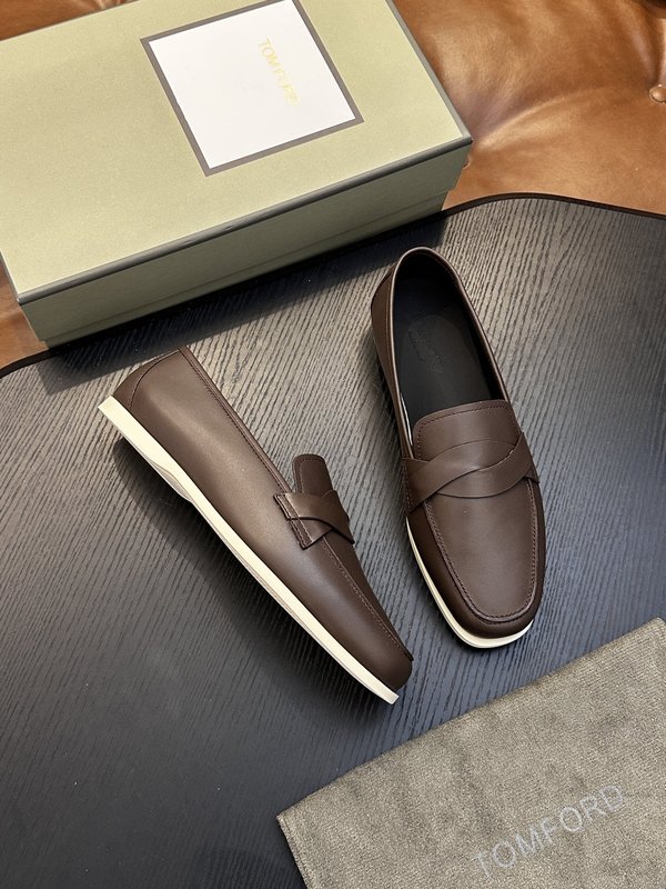 TOM FORD Cambridge 소가죽 로우탑 운동화 001-279210