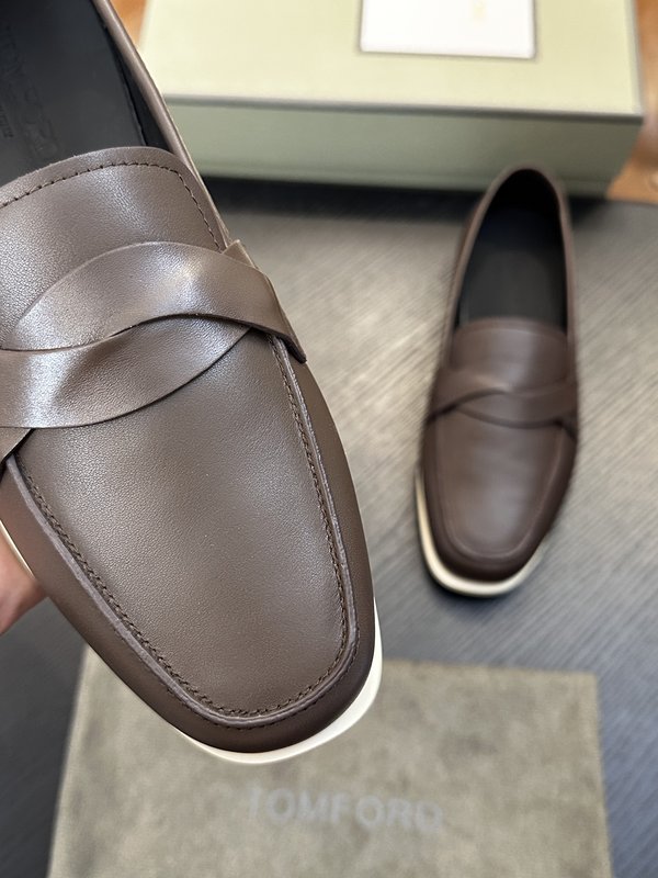 TOM FORD Cambridge 소가죽 로우탑 운동화 001-279210