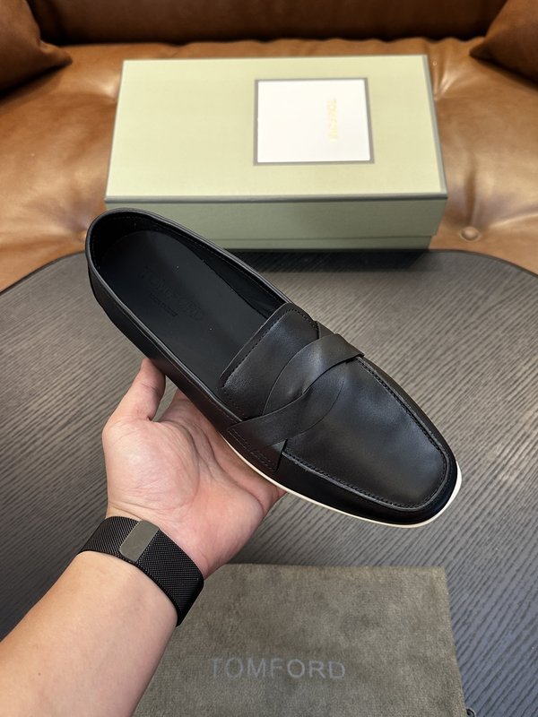 TOM FORD Cambridge 소가죽 로우탑 운동화 001-279212