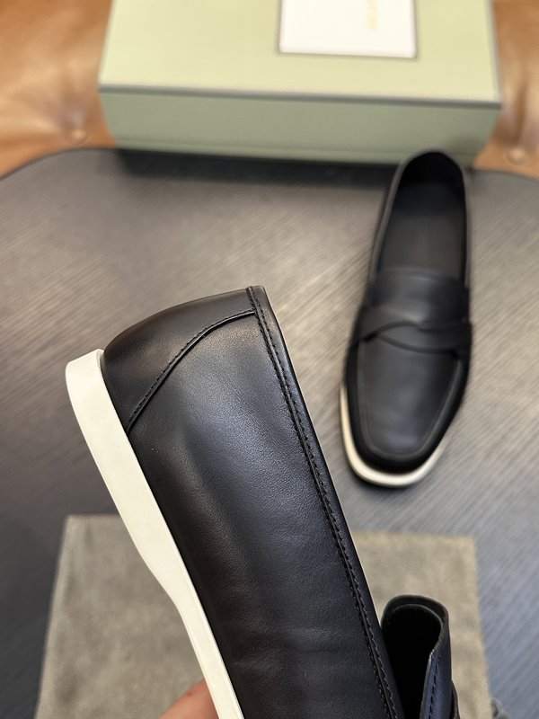 TOM FORD Cambridge 소가죽 로우탑 운동화 001-279212
