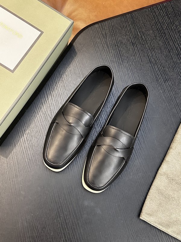 TOM FORD Cambridge 소가죽 로우탑 운동화 001-279212