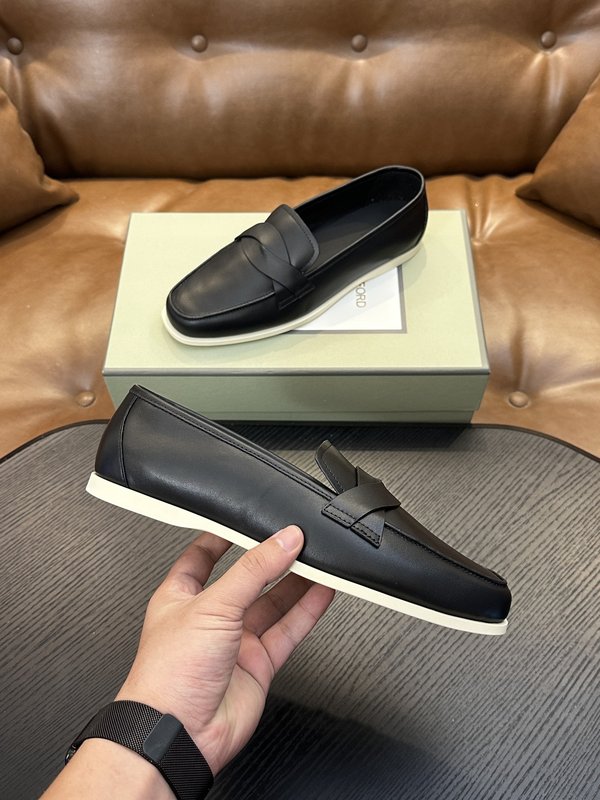 TOM FORD Cambridge 소가죽 로우탑 운동화 001-279212