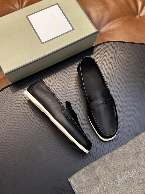 TOM FORD Cambridge 소가죽 로우탑 운동화 001-279212