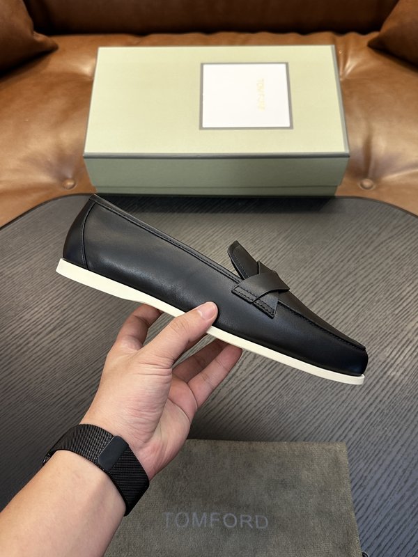 TOM FORD Cambridge 소가죽 로우탑 운동화 001-279212