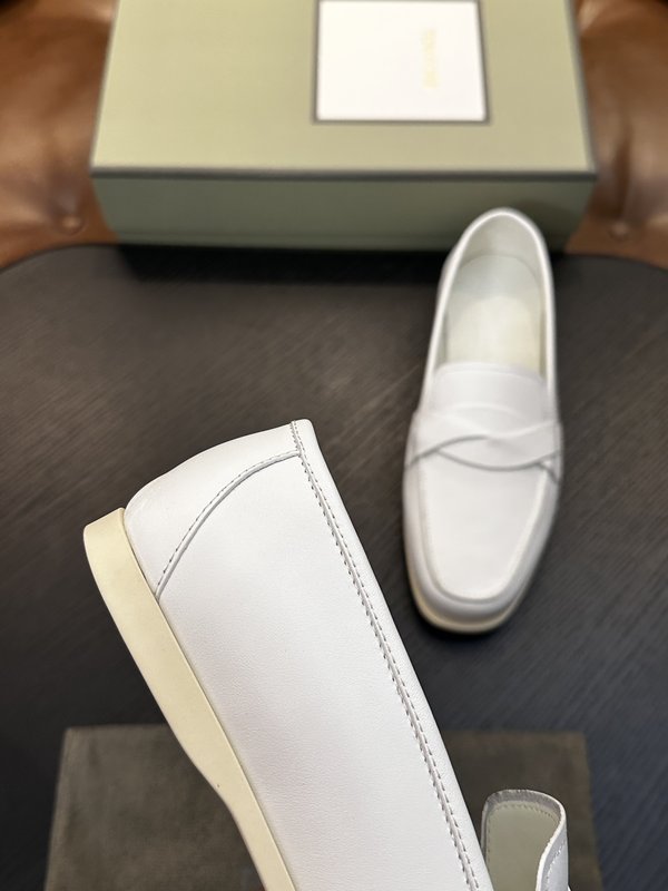 TOM FORD 소가죽 로우탑 스니커즈 001-279213