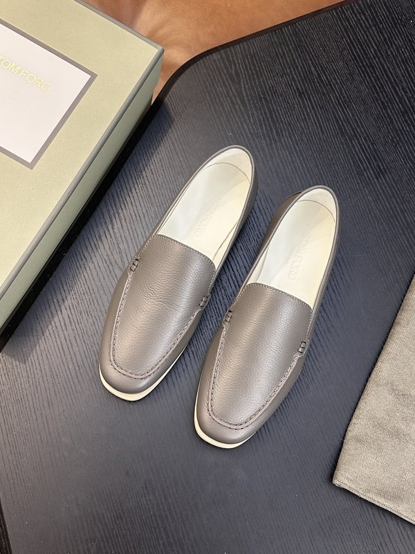 TOM FORD Cambridge 소가죽 로우탑 스니커 001-279218