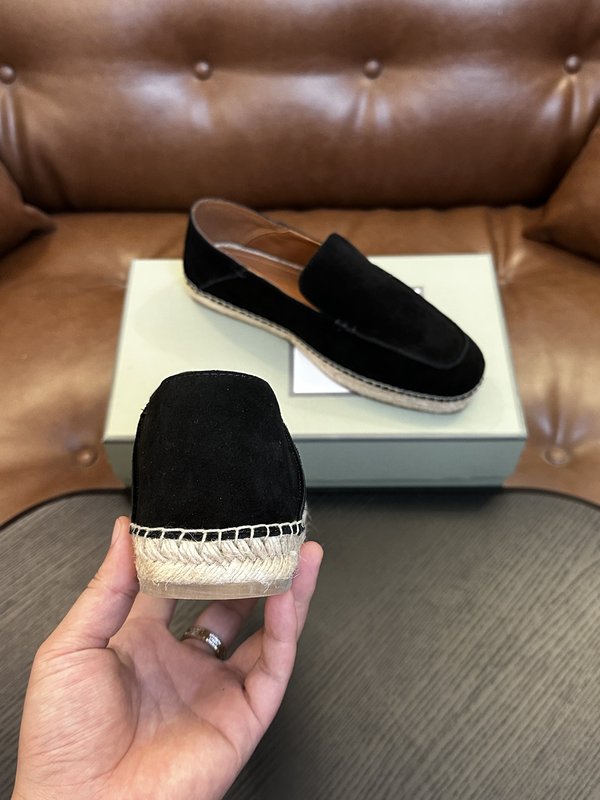 Tom Ford 소가죽 로우탑 운동화 001-279220