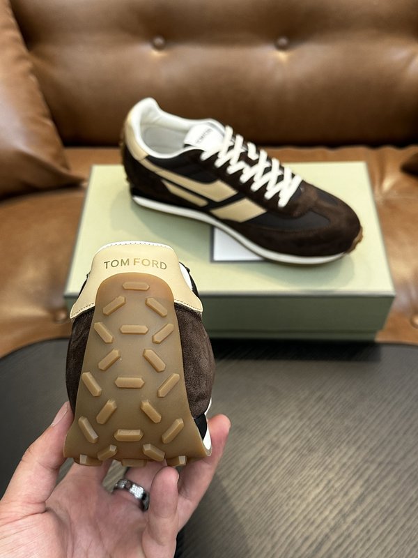 TOMFORD Cambridge 소가죽 로우탑 운동화 001-279228