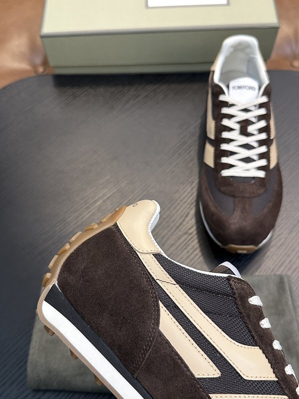 TOMFORD Cambridge 소가죽 로우탑 운동화 001-279228