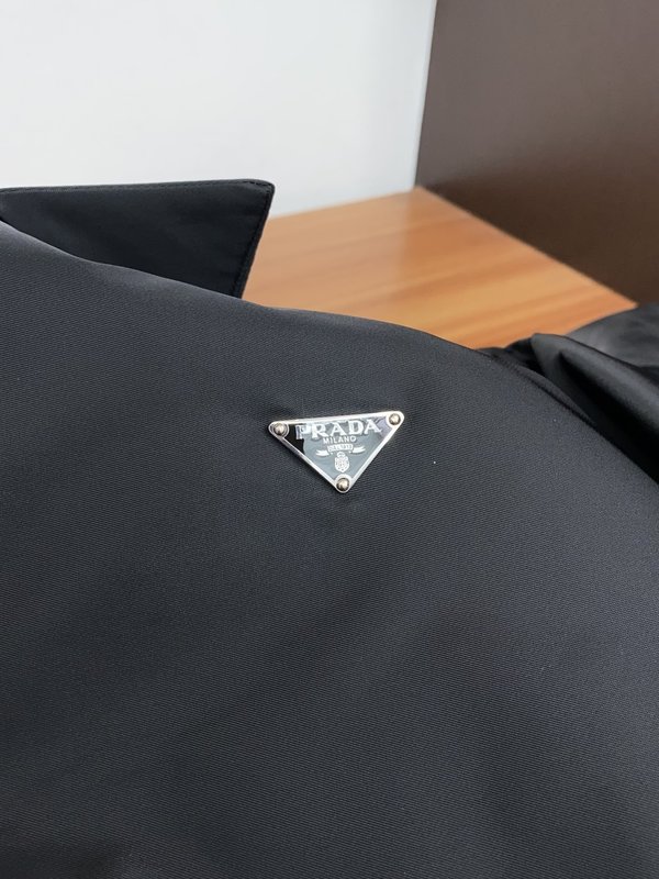 프라다 하이밀도 나일론 턴다운 칼라 자켓 001-279298