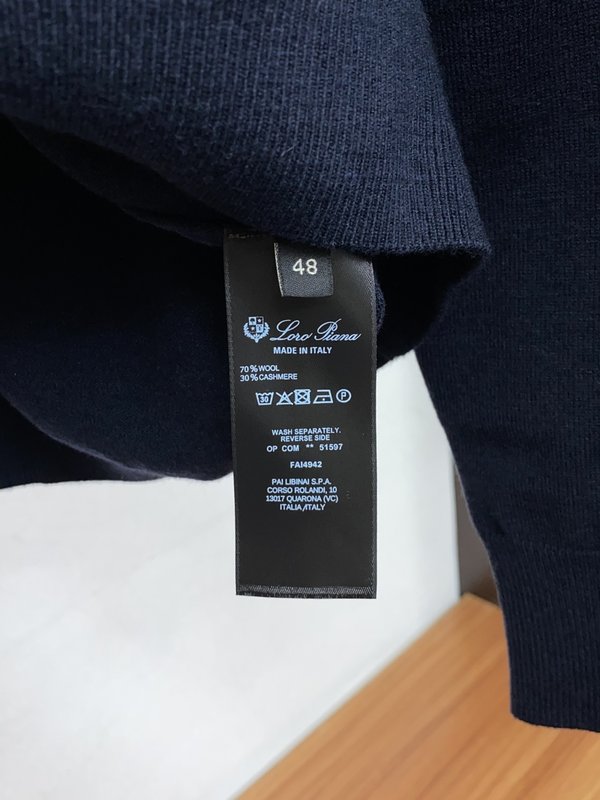 로로피아나 남성 라운드넥 울 스웨터 001-279337