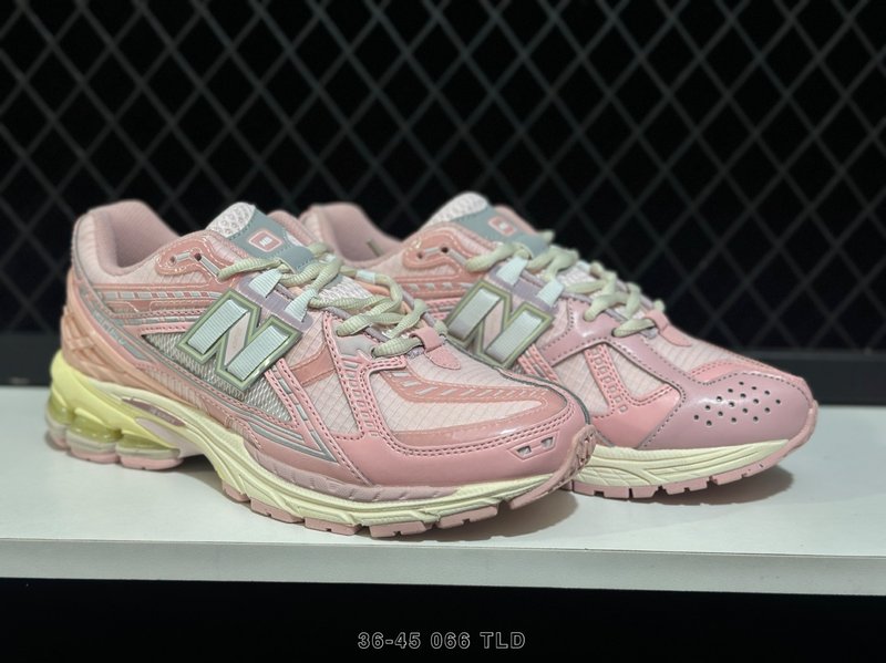 New Balance 레트로 대디 스니커즈 001-279594