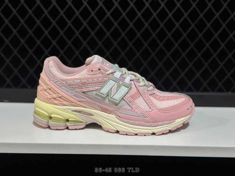 New Balance 레트로 대디 스니커즈 001-279594
