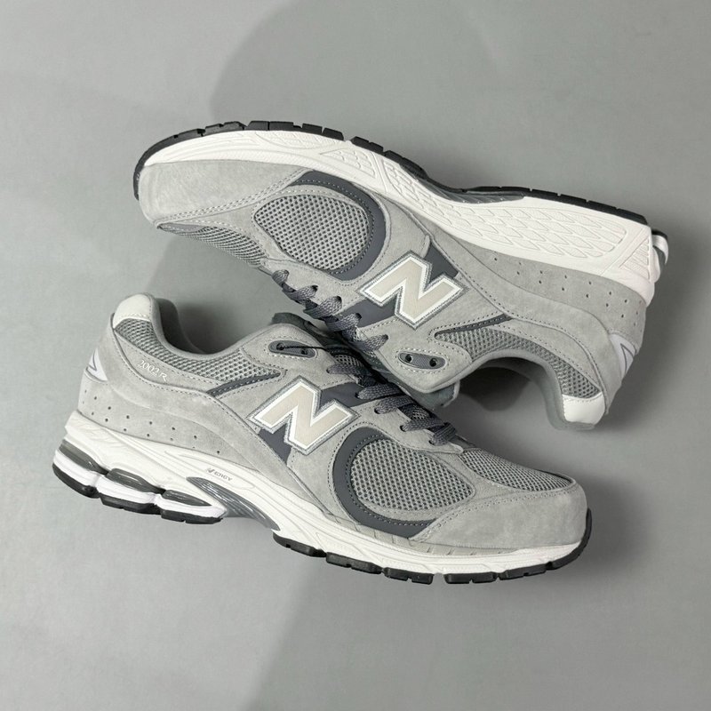 뉴발란스 2002R 로우탑 러닝화 001-279643