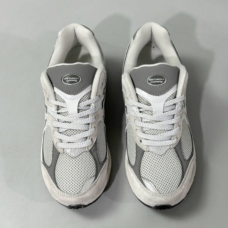 뉴발란스 2002R 구름회색 러닝화 001-279647