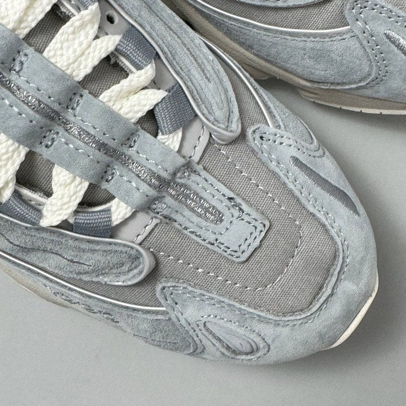 KITH x 뉴발란스 로우탑 러닝화 001-279652
