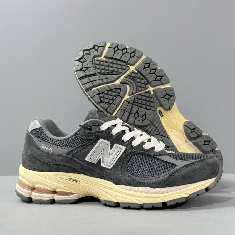 New Balance 2002R 레트로 러닝화 001-279669