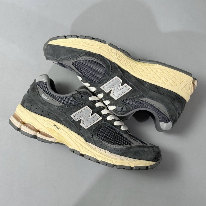 New Balance 2002R 레트로 러닝화 001-279669